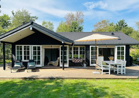 Atmospheric summer house