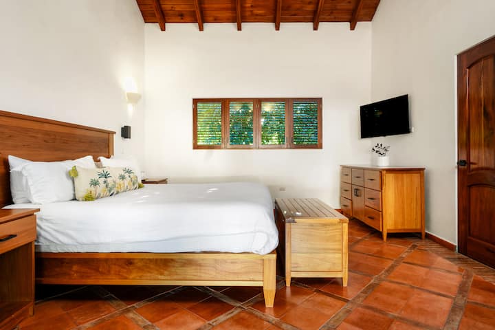 Les chambres 5 et 6 ont une disposition identique et sont adjacentes l'une à l'autre.