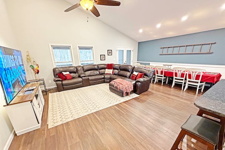 5br4.5ba W/private Swimming Pool And Pool Table - Fort Mill, SC
