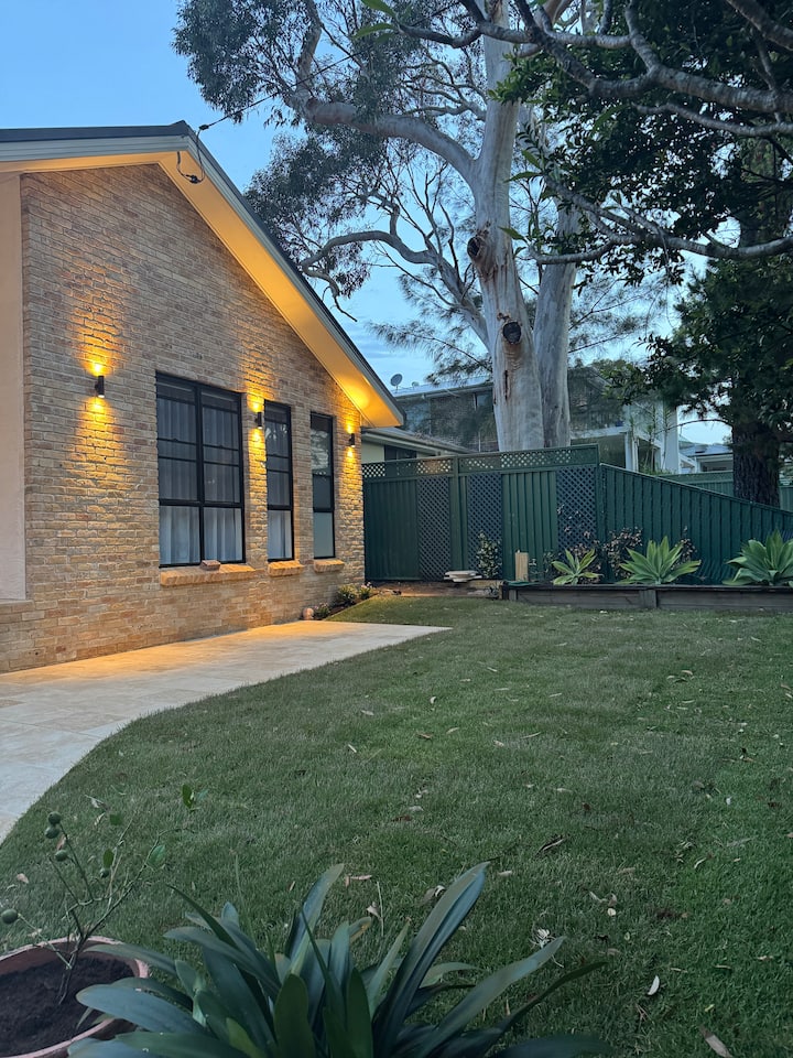 Holiday Under The Trees
(3+ Months Stays) - Cronulla