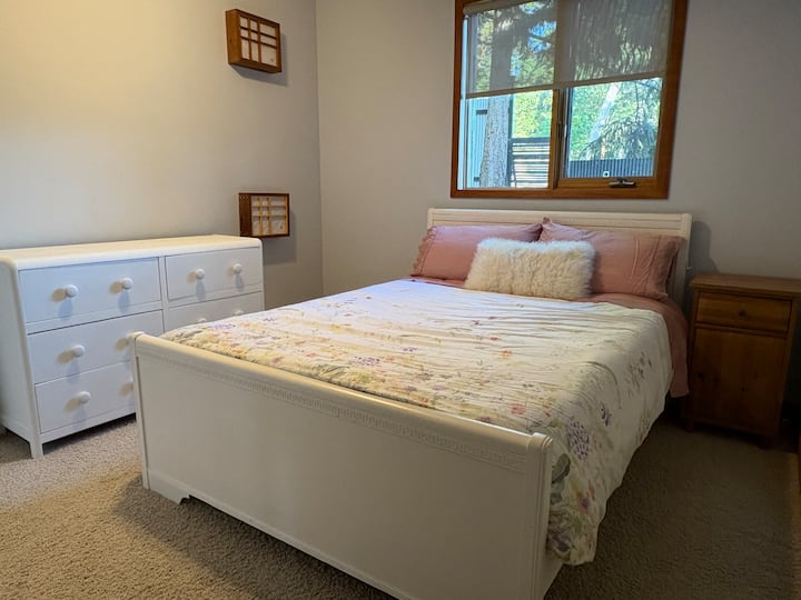 Cama doble con colchón Endy nuevo