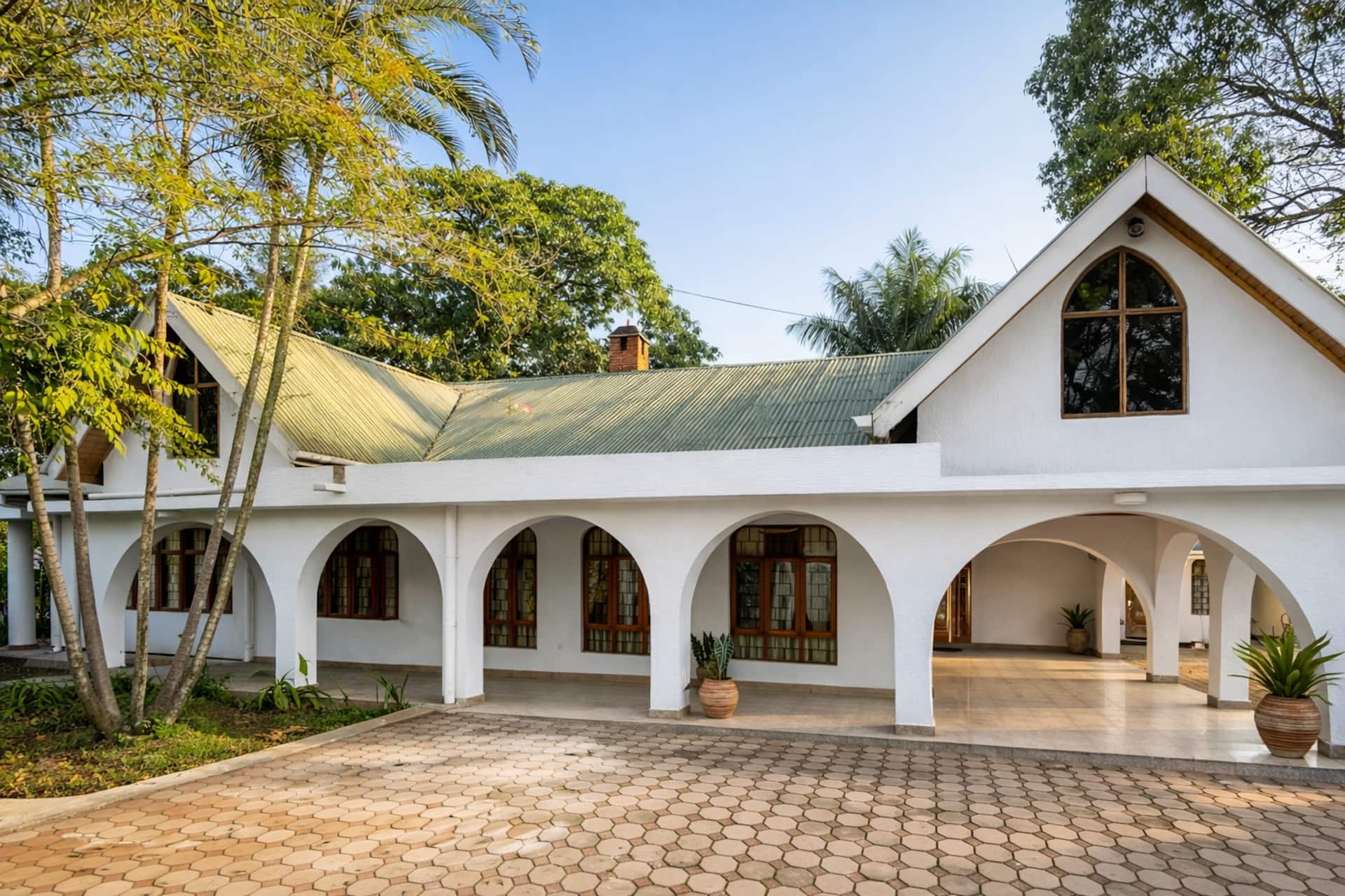Toiwo Residence-Spacious Home w/ Garden & Fire Pit