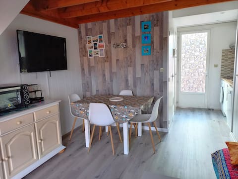 Top Airbnb: Pleasant Villa Air-Conditioning & WIFI — 250 m Grazel Beach à Gruissan