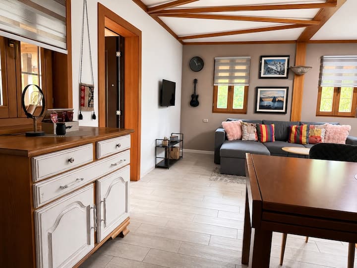 Brickwood Family Cottage - Pine Forest Retreat - Bosnie-Herzégovine