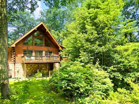 Family Lake Retreat | Sauna, Deck & Games