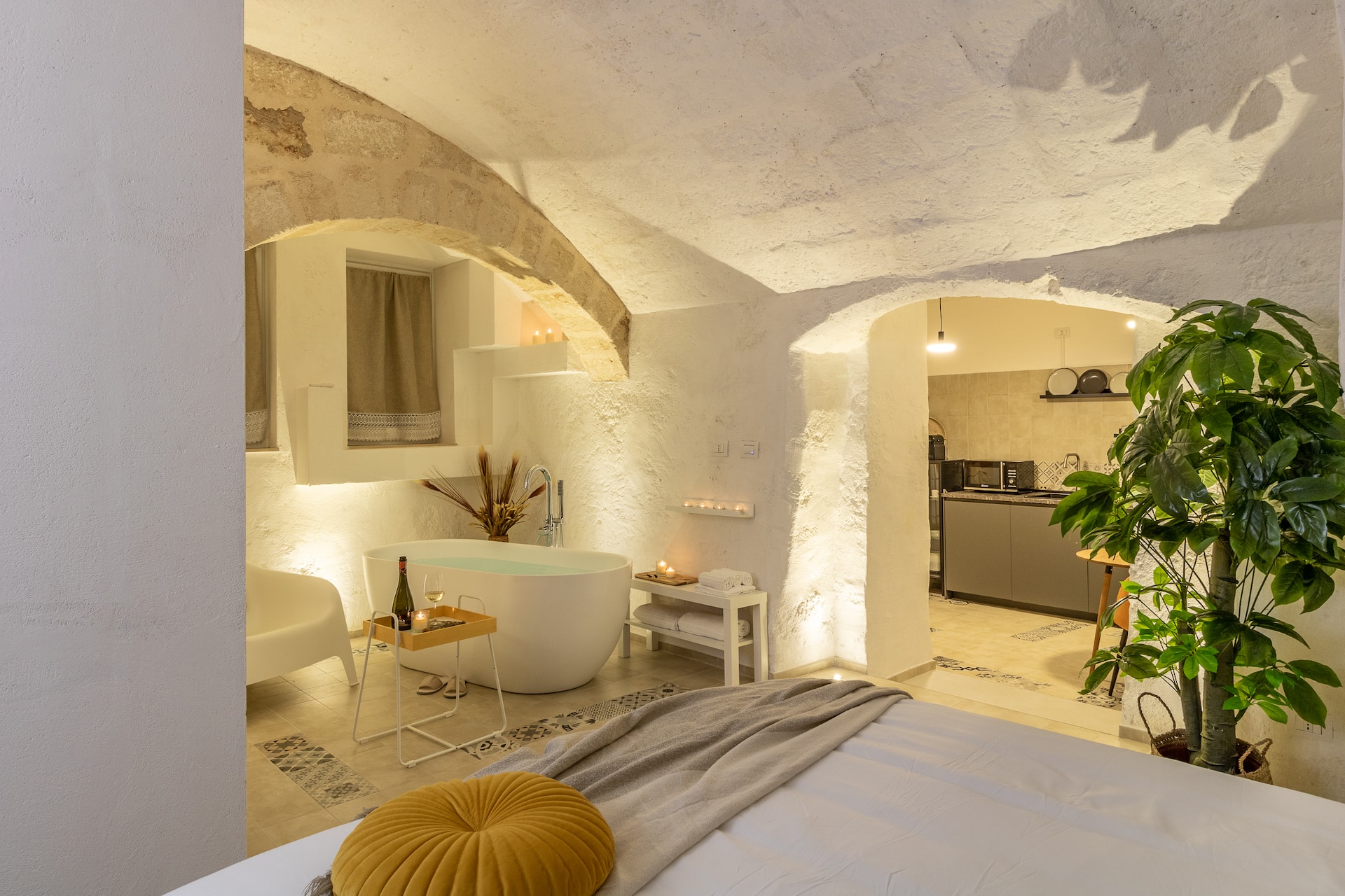 Bright Stone with Jacuzzi, Monopoli