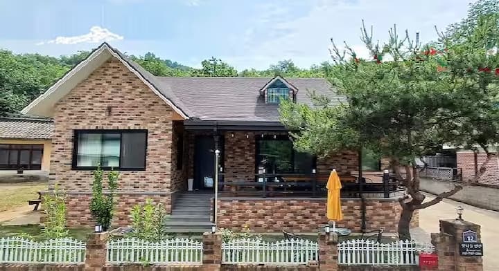 Mungyeong Batnadul Dokchae Pension