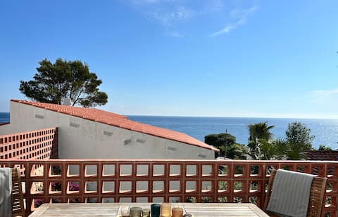 By the sea: Caseta Pi - vacation home for 6 people