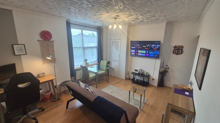 Cosy 1 Bed Flat In Lincoln W/ Amenities, Parking - Lincoln
