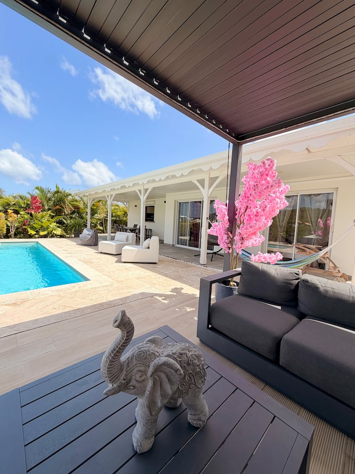 Diamond Villa, Pool & Amazing View, 4 Stars