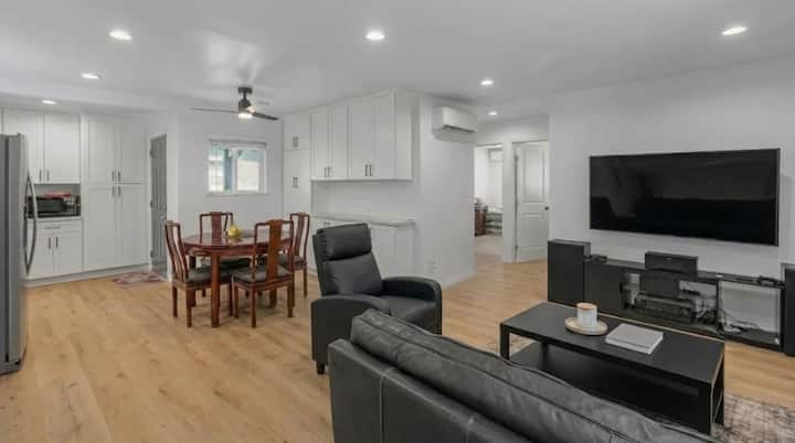 Modern Home W/yard & Garage Near Lax/sofi/intuit - Gardena, CA