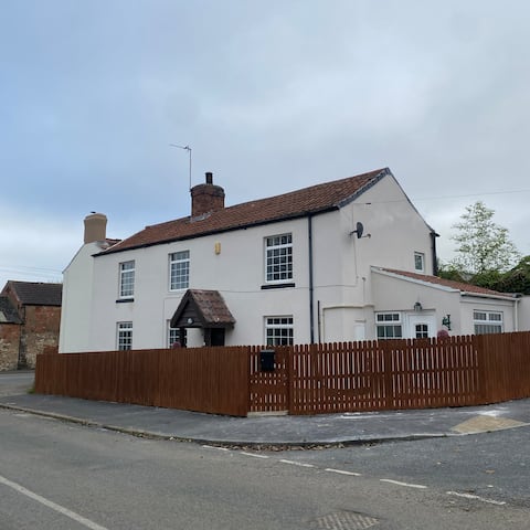 Cosy Cottage in rural village