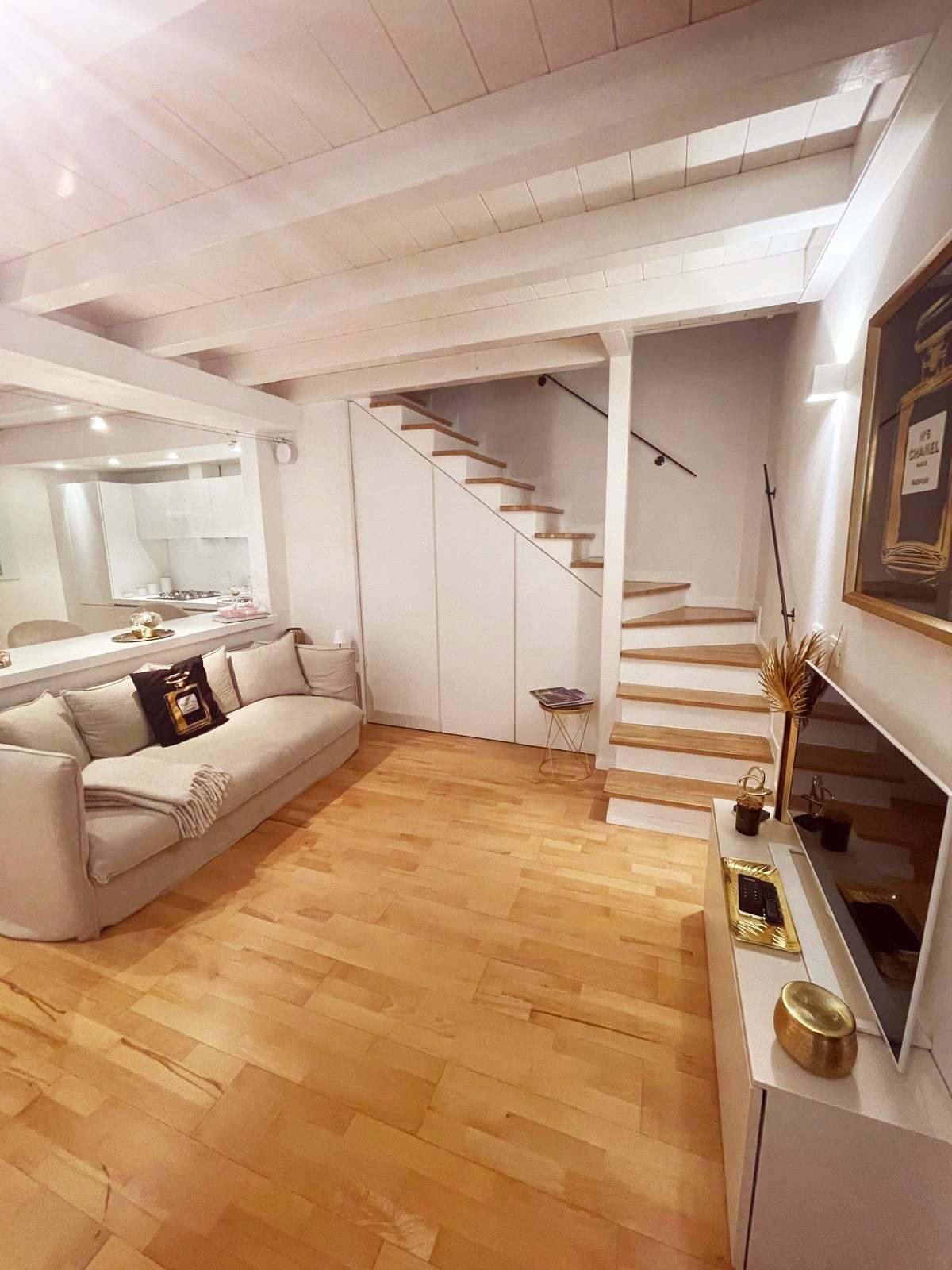 Popular Airbnb listing: Gombruti14 Boutique Home, Chic Living Experience in Bologna