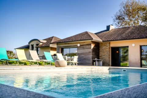 Contemporary home with pool