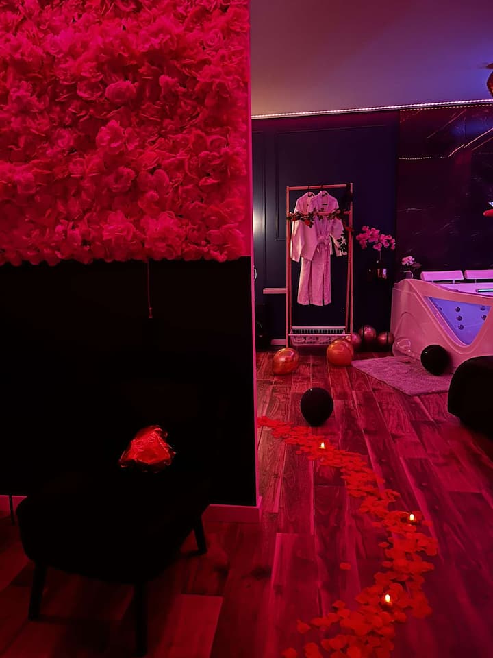 Midnight room Love Room – Jacuzzi & Cinéma - Serviced apartments