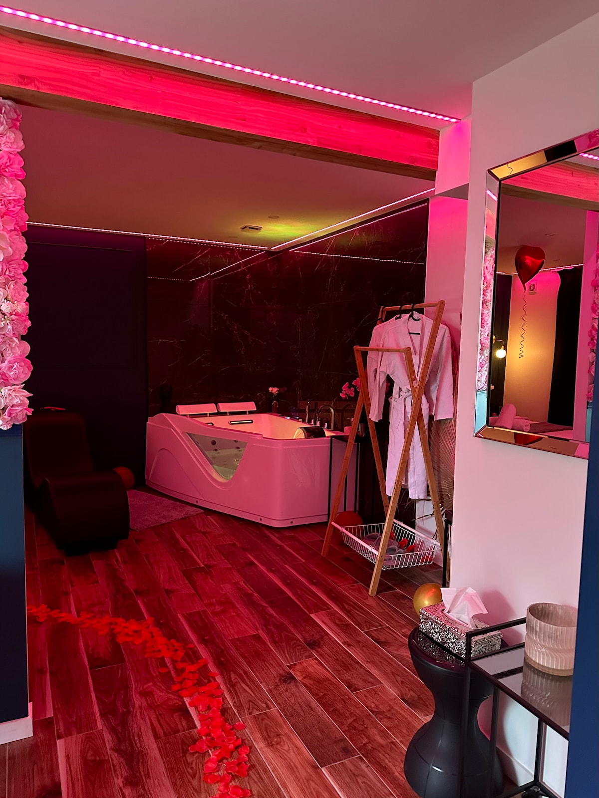 Midnight room Love Room – Jacuzzi & Cinéma - Serviced apartments