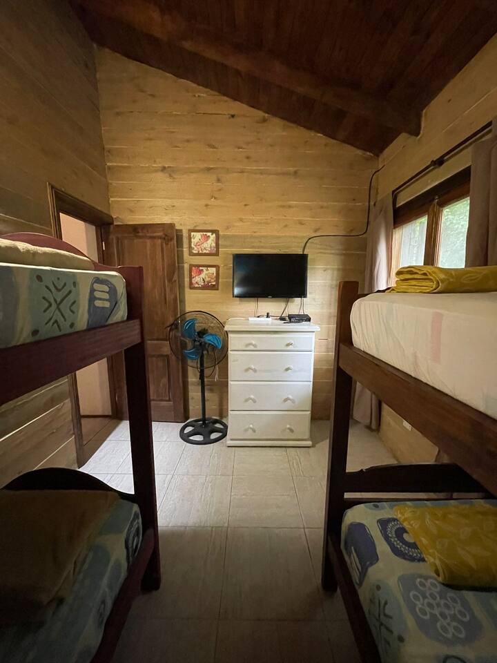 DORMITORIO 2 (CUCHETAx2) - CABAÑA DEL BOSQUE