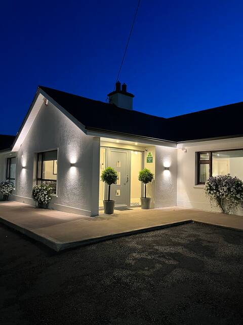 The Hillcrest,Luxury Accommodation,town centre