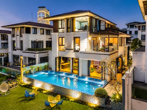 Villa 5BR • Private Pool • Bay View • Breakfast