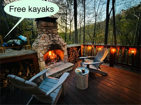 River Loft Cabin w Free Kayaks