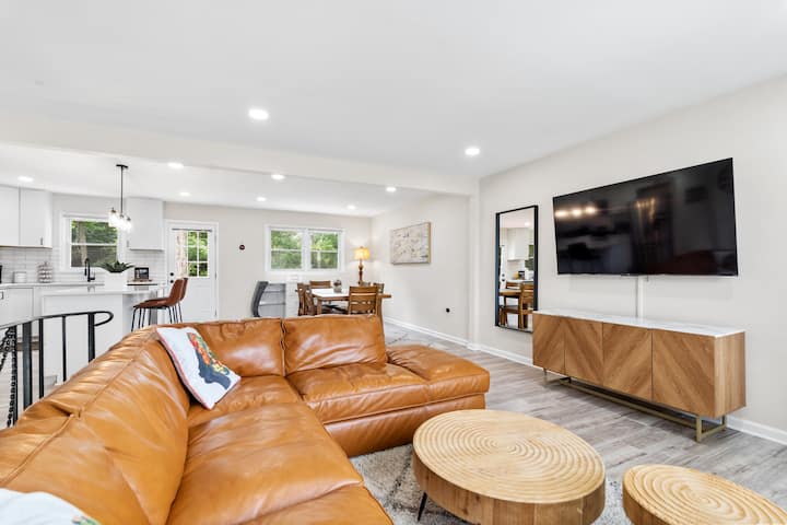 5 BEDR, Inground Pool+Billiard Table, Close To D.C
