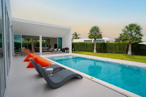 4BR 4Bath| 14 guests | Dog-friendly | Private pool