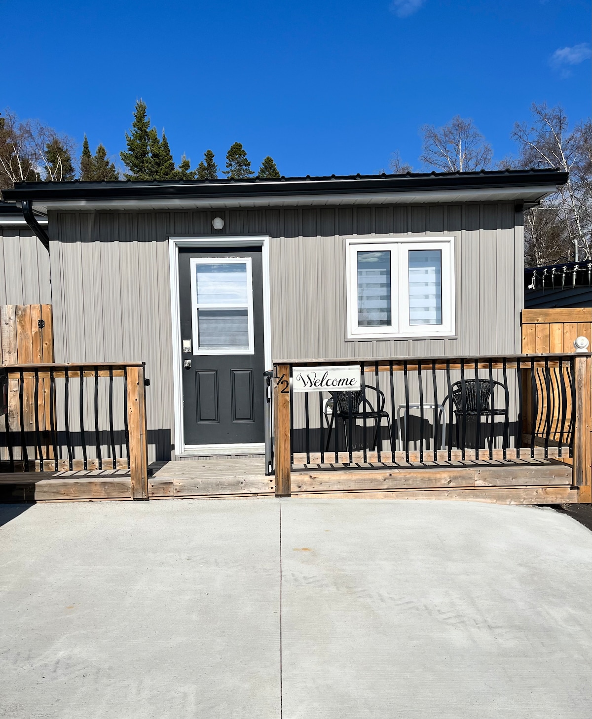 Private Entrance, Bachelor Suite Guest suites for Rent in Marathon