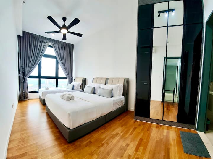 Основна спалня 1 двойно легло и 1 единично легло