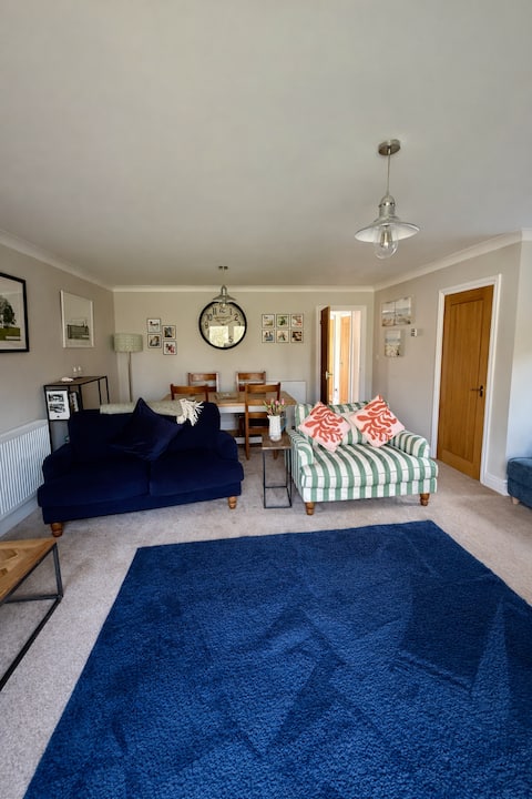 Successful Airbnb property: Great House in BM with private parking & garden in Burnham Market