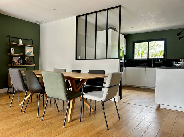 Maison moderne avec piscine gallery image 4