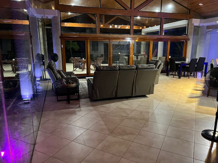 Villa Puravida Ecoluxe
“Paradise On The Pacific” - Costa Rica
