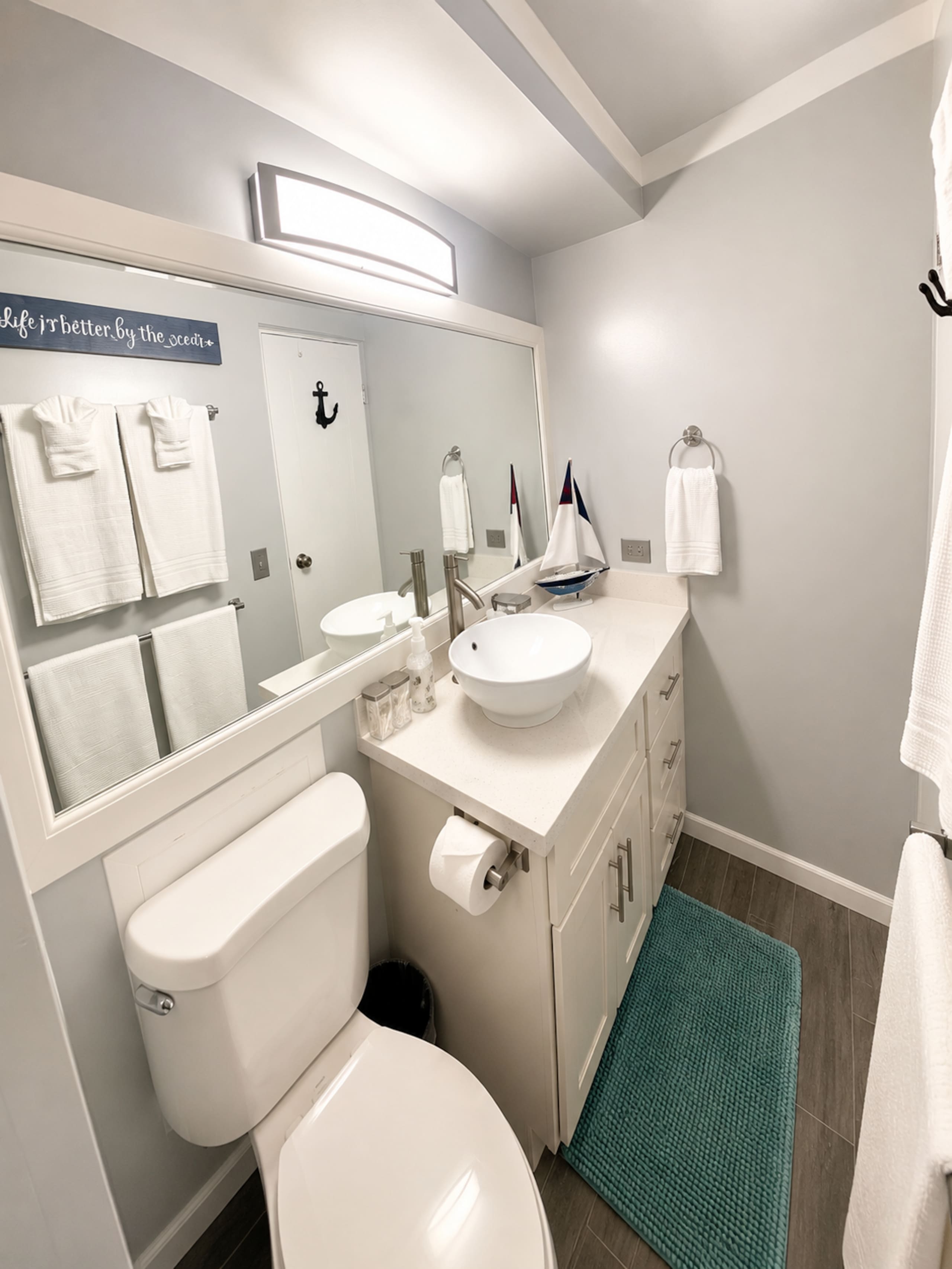Condo in Honolulu · ★4.87 · 1 bedroom · 2 beds · 1 private bath - Image 14