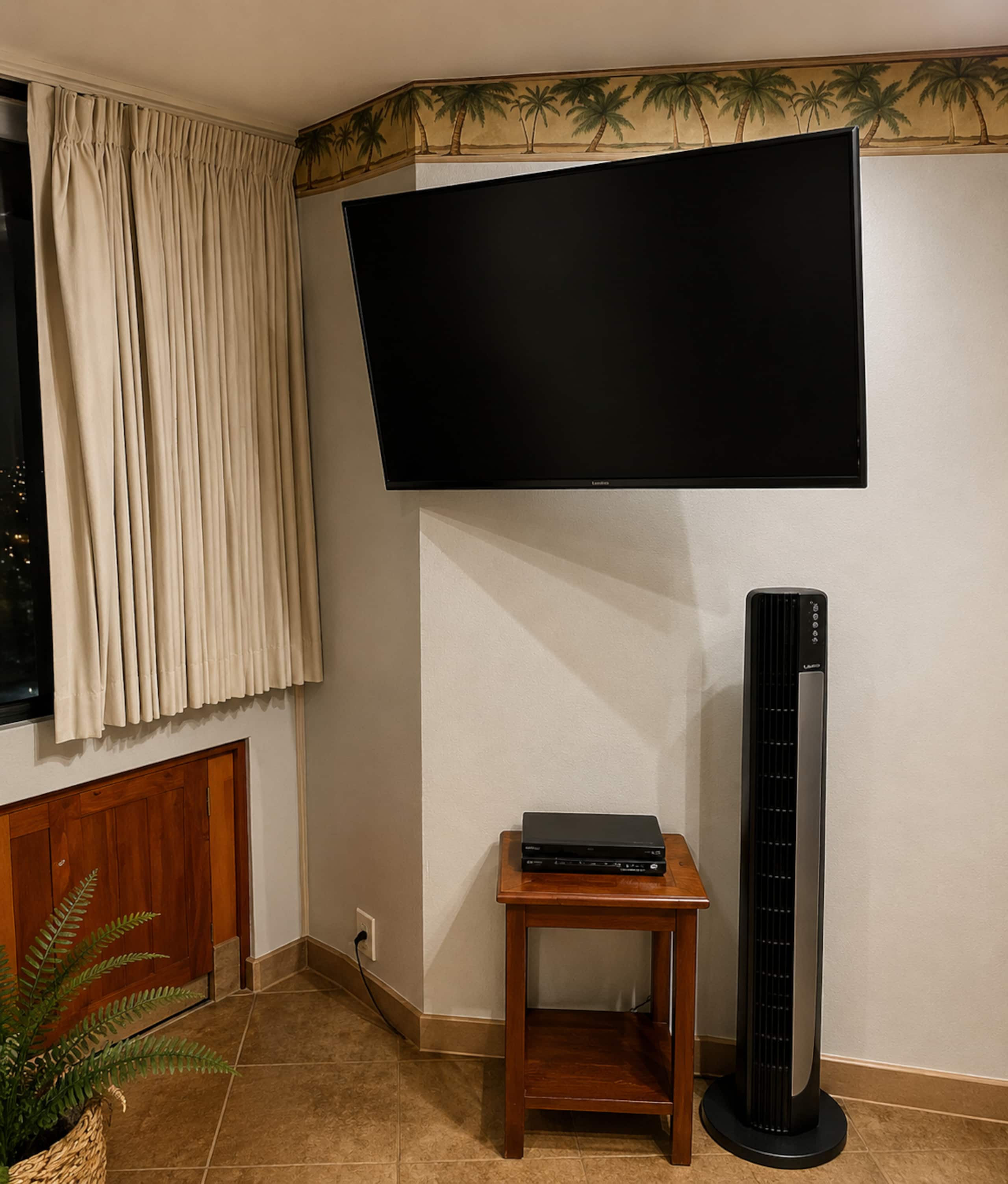 Condo in Honolulu · ★4.87 · 1 bedroom · 2 beds · 1 private bath - Image 18
