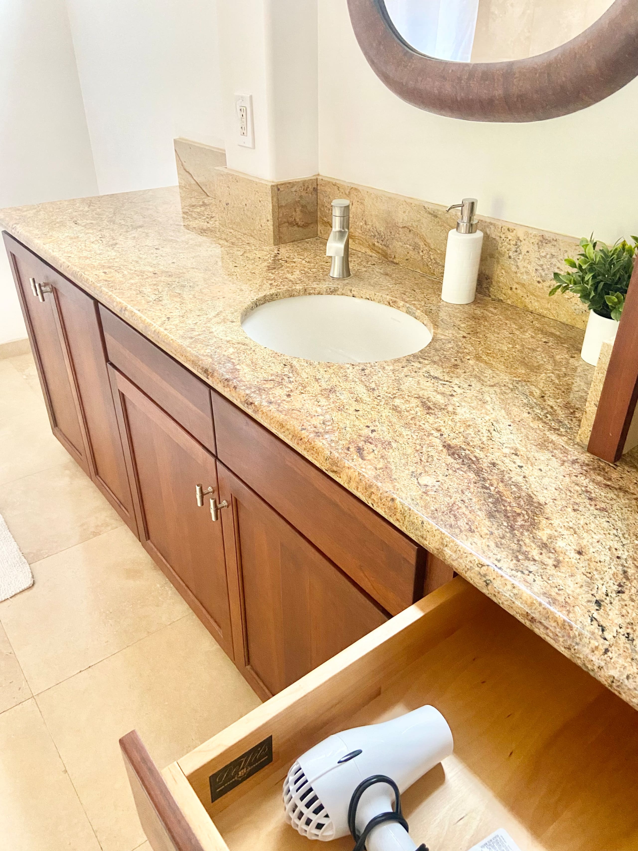 Condo in Kihei · ★4.87 · 2 bedrooms · 4 beds · 2 baths - Image 12
