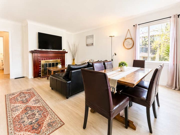 Cozy 2br/1ba Retreat In Vibrant Vancouver - Vancouver