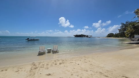 Catch Up Villa – 4BR Beachfront for Families