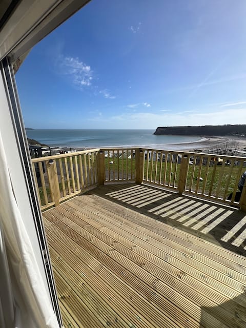 Lydstep Beach - Family Caravan with sea views