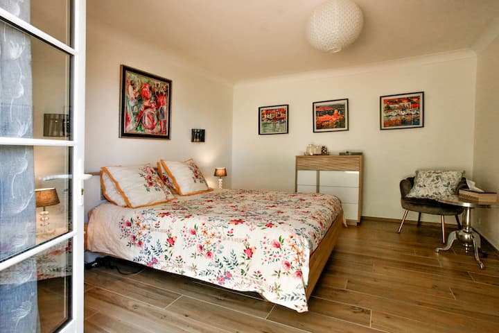 Главна спална соба, нова постелнина 160 x 200