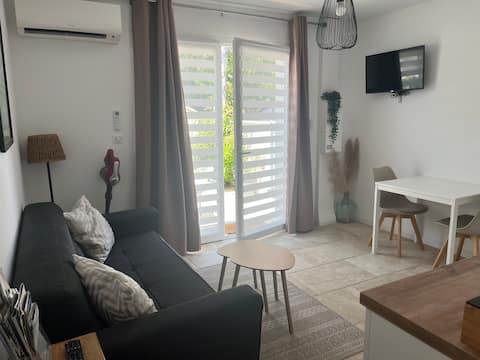 Top Airbnb: Water sharing - Terrace - Air conditioning à L'isle Sur La Sorgue