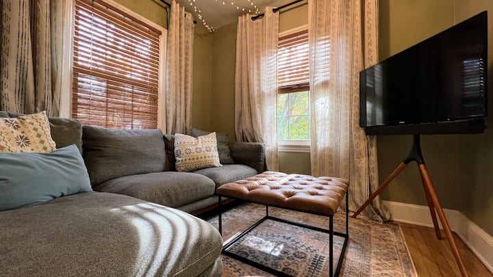 Cozy, Updated Cottage Near Uncg! - Greensboro, NC