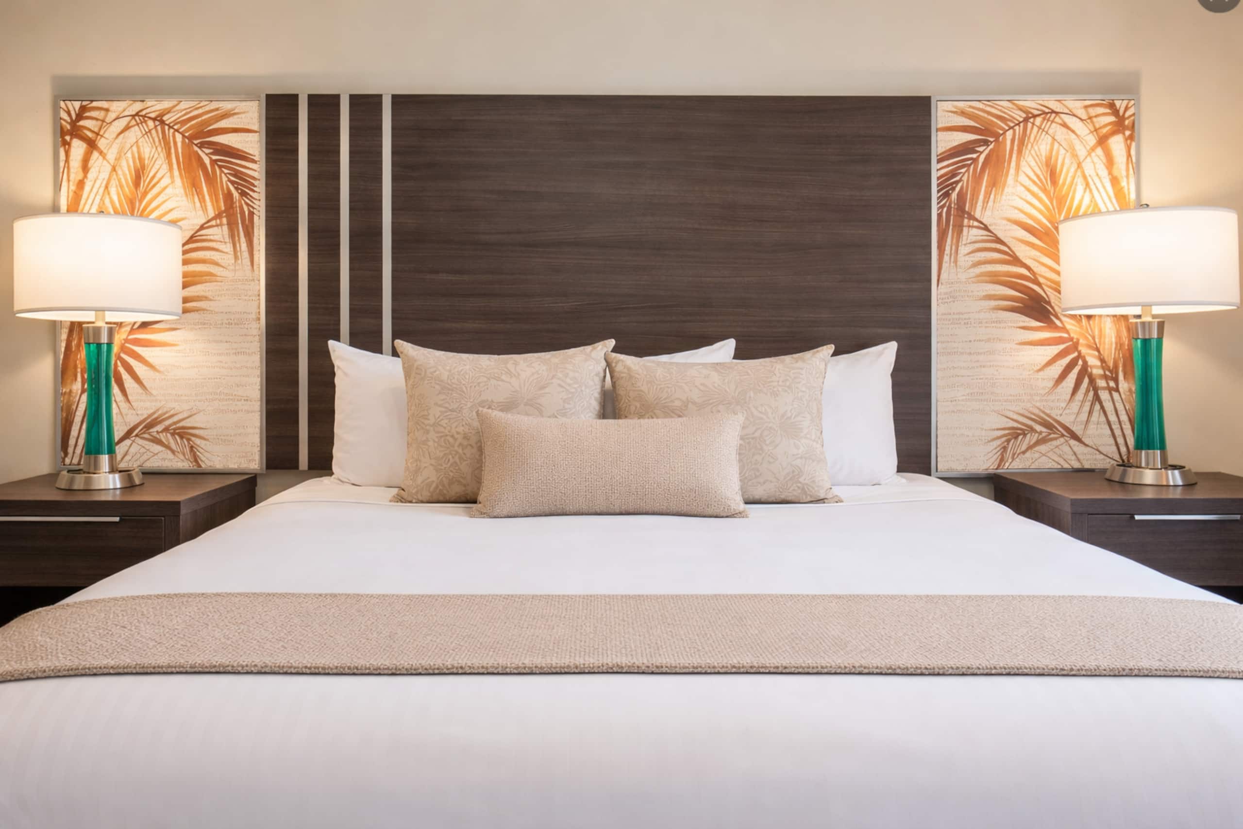 Newly Renovated, Light Filled Studio w/ King Bed - Image 3