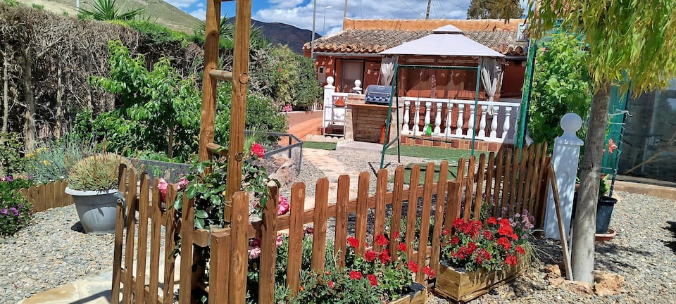Lorca - Cottage - Sleeps 4 - Pet Friendly - Pool — photo 1