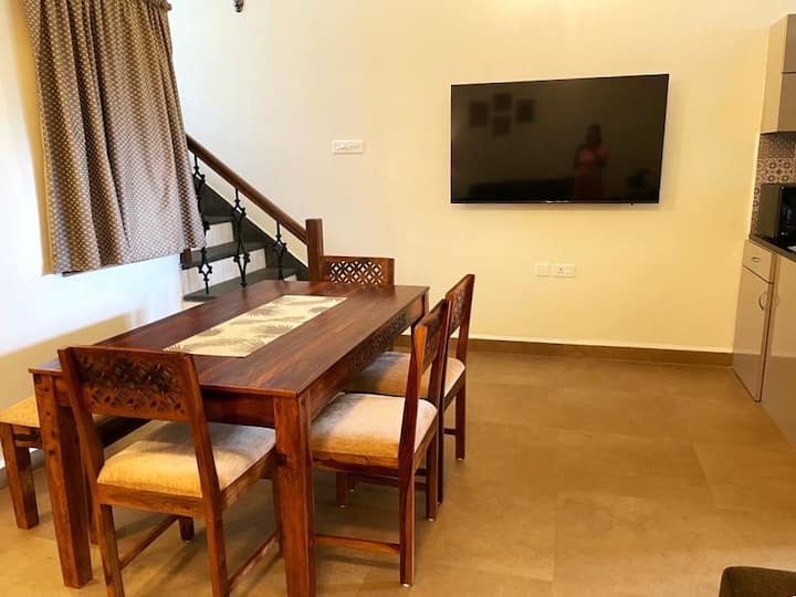 Dining area image 3
