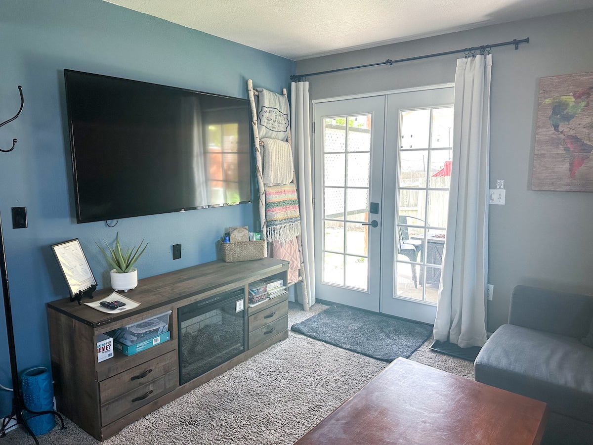 Successful Airbnb property: Private Bungalow Close to City and Mountains! in Westminster