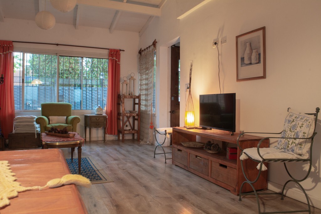 Casa con pileta y 2 dormitorios en Beccar