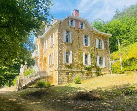 Rent a mansion in the Périgord Noir with swimming pool