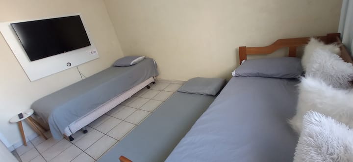 единичен разтегателен диван с допълнително легло 