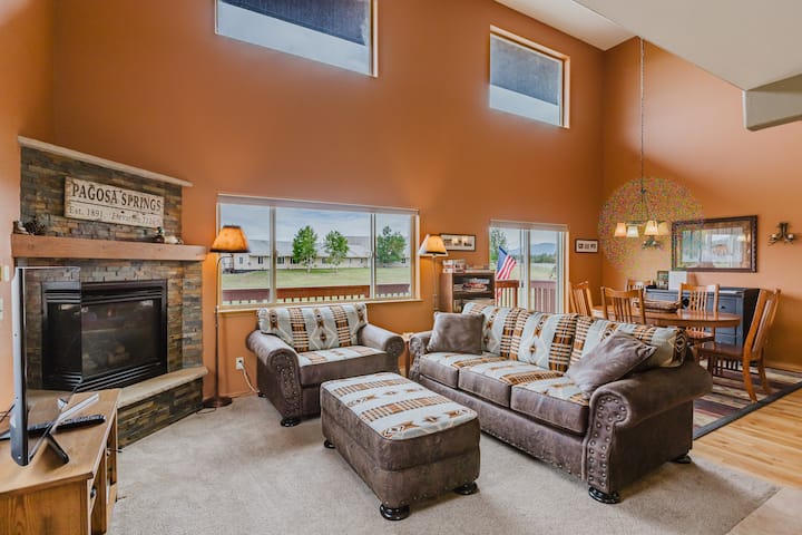 3br Townhome | Lake & Divide Views, Pet-friendly - Pagosa Springs, CO