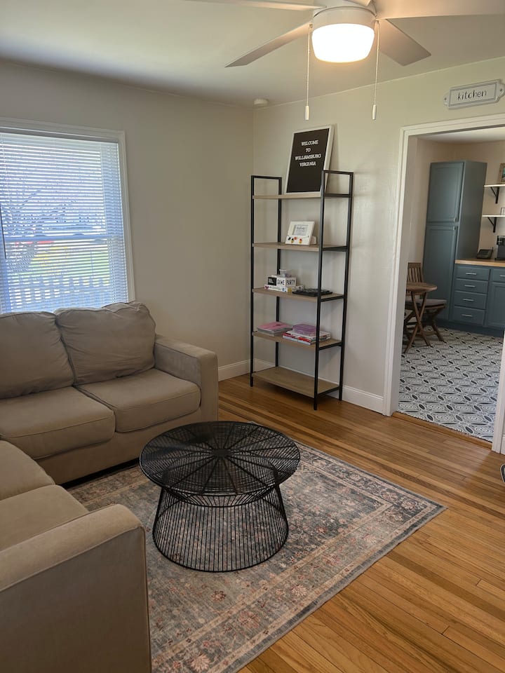Charming 2/1 Home Close To Everything! - Williamsburg, VA