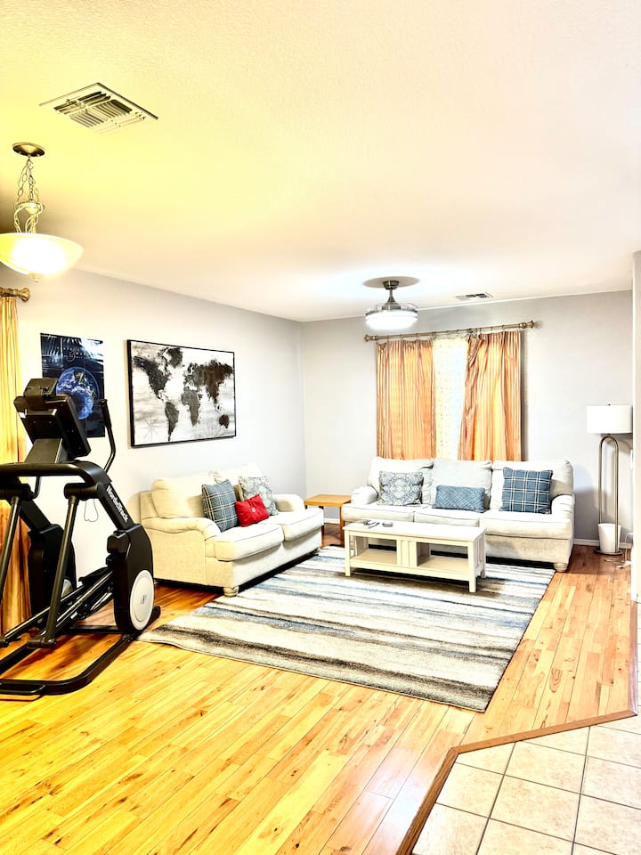 New! Amazing North Peoria Home W/spa Hiking Trail - Peoria